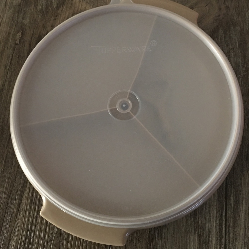 Small Party Snack Tray: Tupperware - Picture 11 of 12
